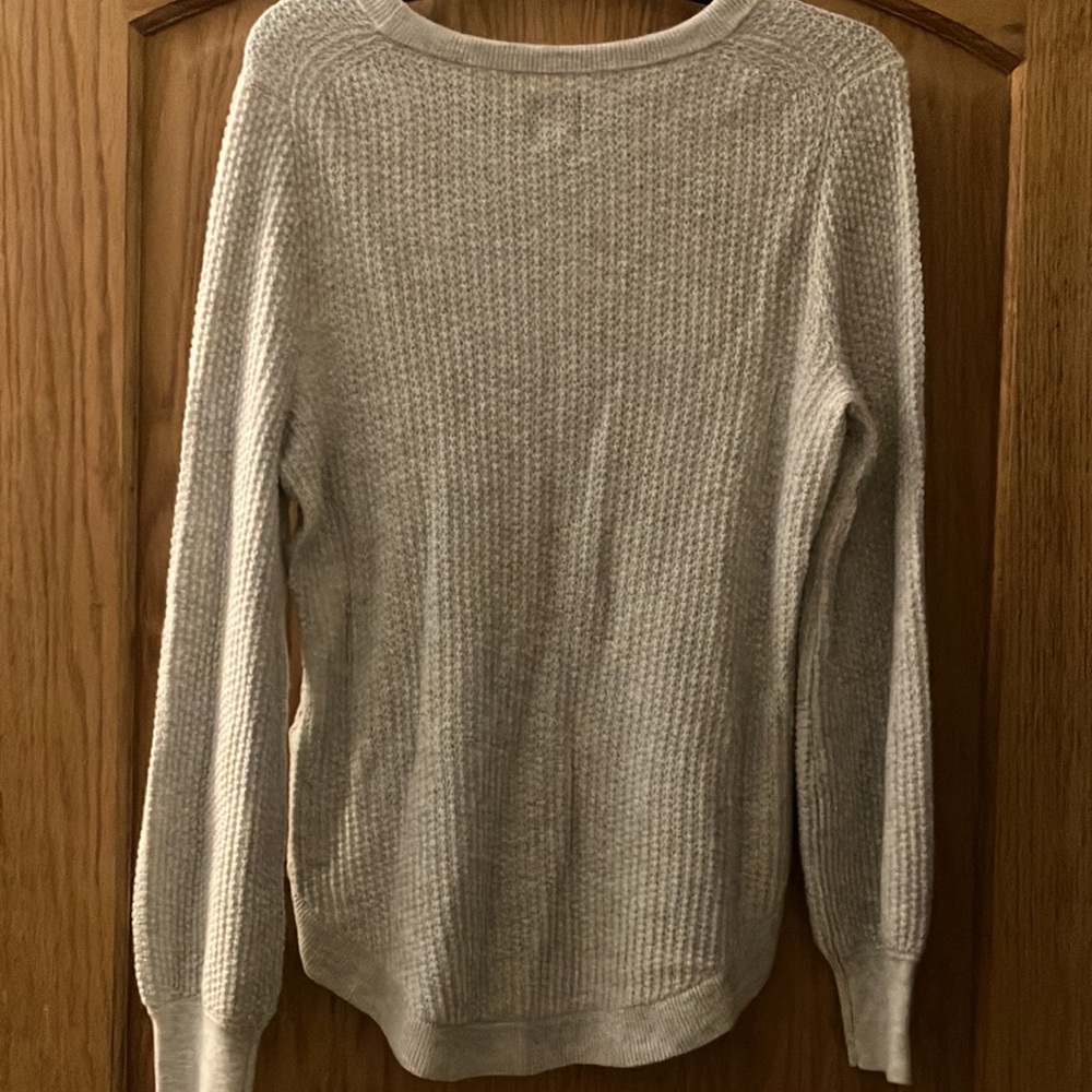 Like new GAP lightweight sweater - Picture 3 of 4